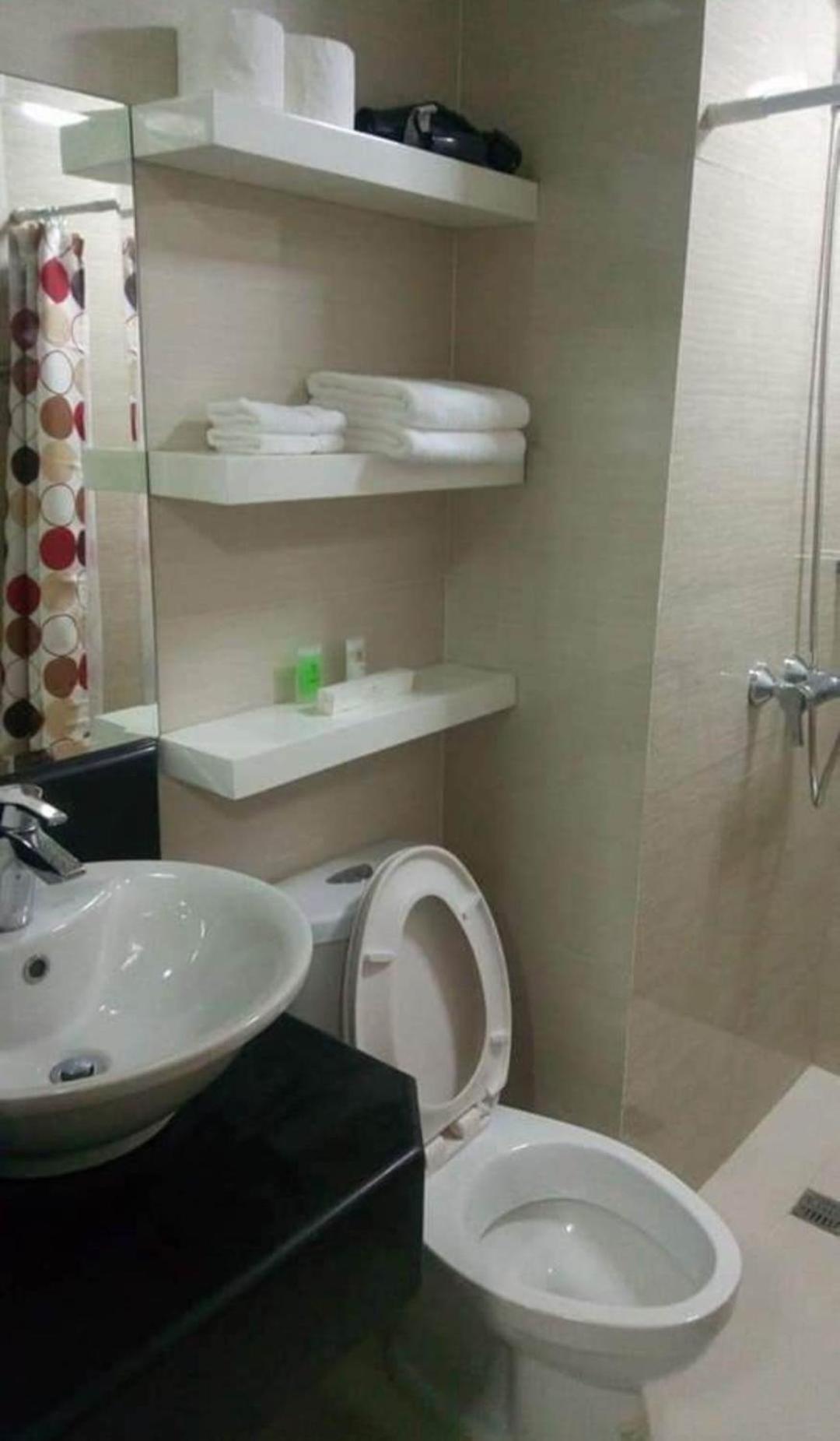 Pasay Condotel Near Naia Terminal 3 Екстериор снимка