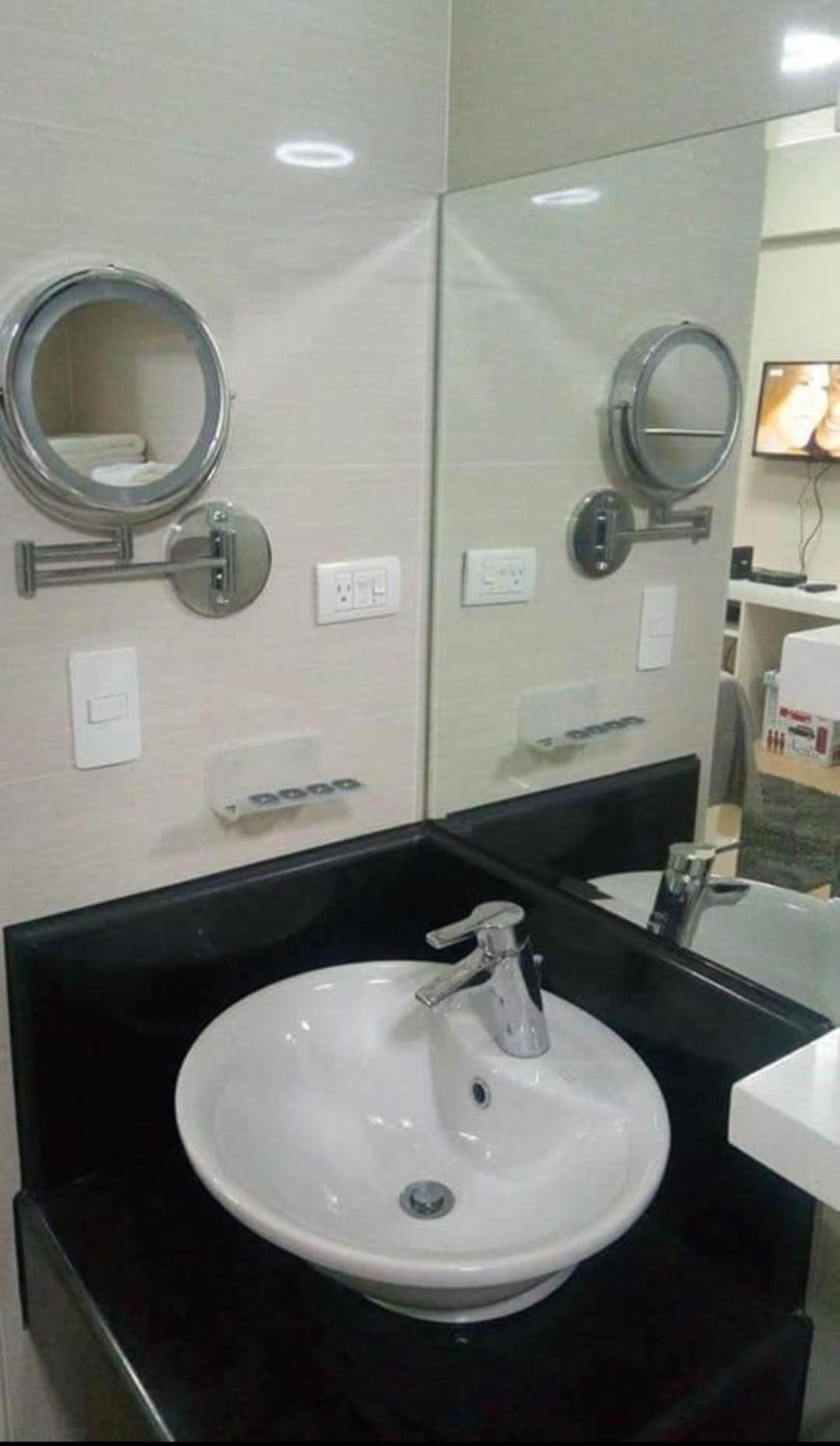 Pasay Condotel Near Naia Terminal 3 Екстериор снимка